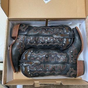 Justin Black Cowboy Boots